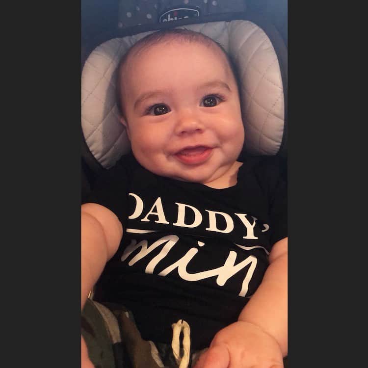 ディーナ・ニコール・コルテーゼのインスタグラム：「My chubby 💙💙💙💙 #boymom #mamasboy #love #daddysmini」