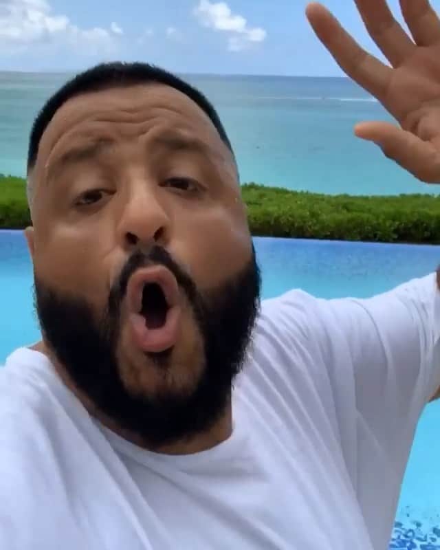 ファンクマスター・フレックスのインスタグラム：「The dance DjKhaled does when all his wires hit all at once! 🤷🏿‍♂️👑 #FatherOfAsahd」