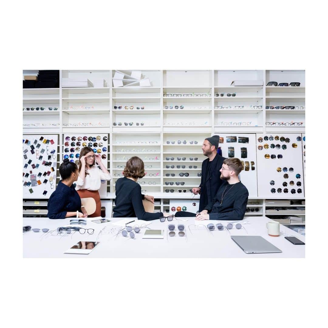 MYKITAさんのインスタグラム写真 - (MYKITAInstagram)「Inside the design studio at MYKITA HAUS: A heterogenic group of designers and engineers, the design team works predominately with prototypes, developing the product in a hands-on process. Every element of each eyewear model has been thought out, down to the smallest detail. Find out more via link in bio. ___  #MYKITA #handcrafthightech #modernmanufactory #mykitahaus」6月12日 1時56分 - mykitaofficial