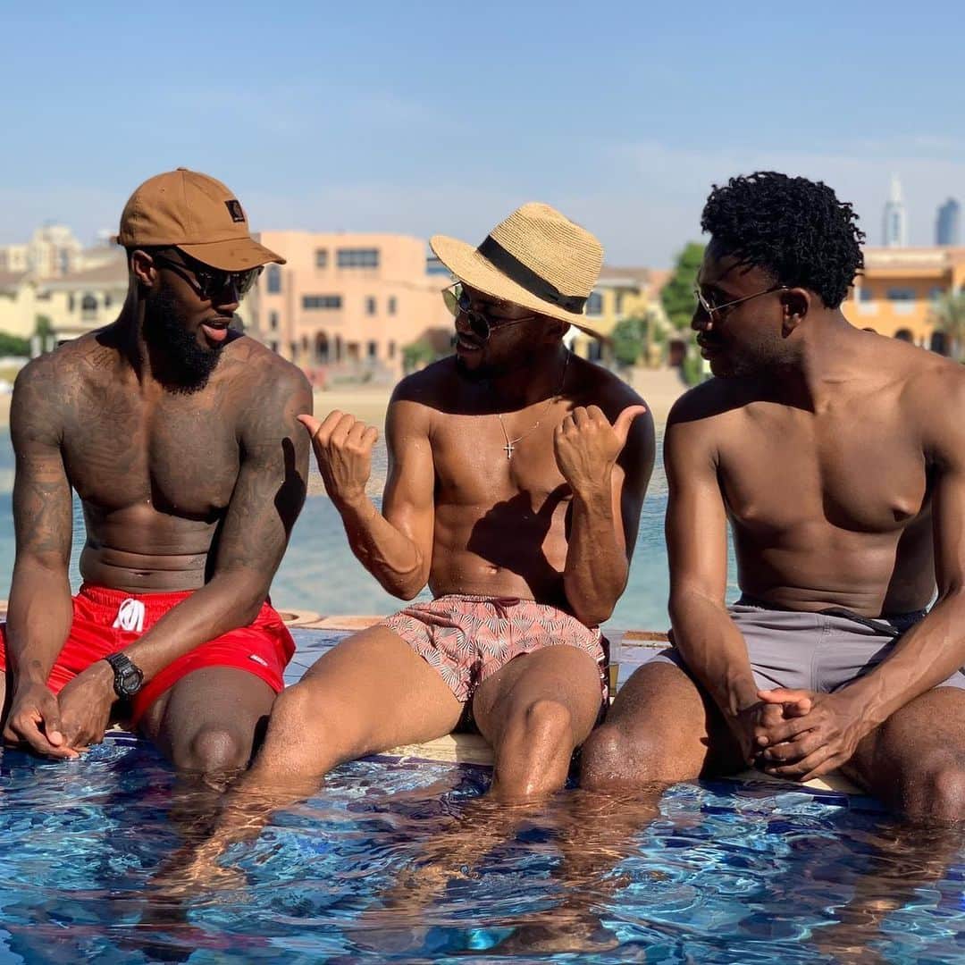のインスタグラム：「You talkin to him or me? Or both? 🤷🏾‍♂️」
