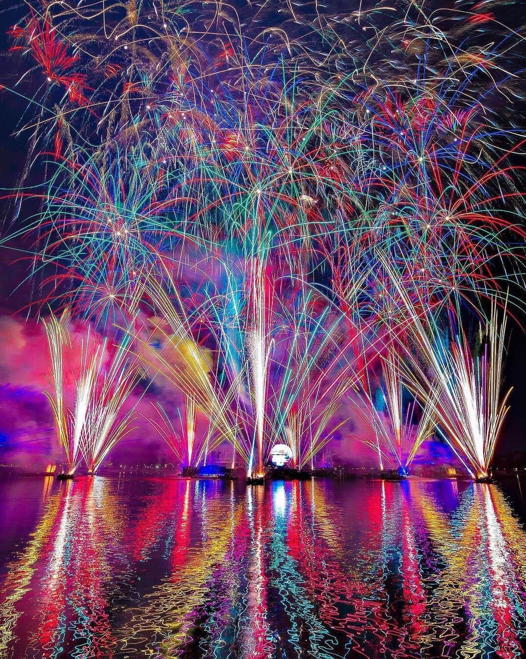 Walt Disney Worldのインスタグラム：「Don’t miss #IllumiNationsFarewell 🔥 Final show 9/30. #WaltDisneyWorld (📷: @tterrell494)」