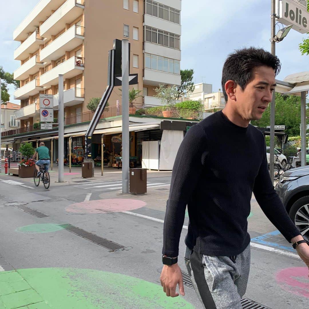武藤英紀のインスタグラム：「明日からGT3テストが行われるのでイタリアに来ています。  時差ボケ解消には早朝ジョグ&ウォーキングが良いです。  #italia #riccione」