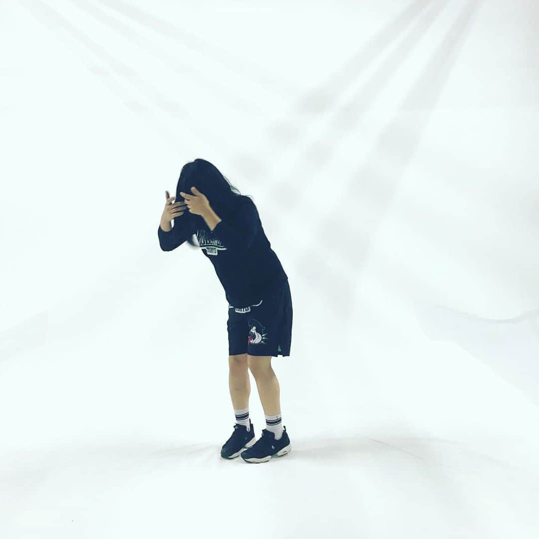 のインスタグラム：「シングル発売に向けて準備が進んでいるのですが、みなさんはどうですか🤔🔆？」