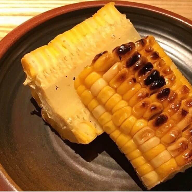 カッシーワお初天神さんのインスタグラム写真 - (カッシーワお初天神Instagram)「cassiwaお初天神の焼きとうもろこし🌽 いつでも屋台の味が楽しめます💪😚 本日もお待ちしております！ . . . #とうもろこし  #cassiwa #カッシーワ #大阪 #大阪肉 #焼き鳥 #大阪ワイン #大阪グルメ #梅田グルメ #焼きとうもろこし #大阪女子会 #🌽 #大阪日本酒 #屋台 #料理写真 #料理 #食べ歩き #美味しい #foodie #foodstagram #instagood #食べログ #グルメ好きな人と繋がりたい #グルメ #和牛 #梅田ディナー #梅田デート #梅田ごはん #homelife_大阪」6月11日 17時21分 - cassiwa_ohatsu