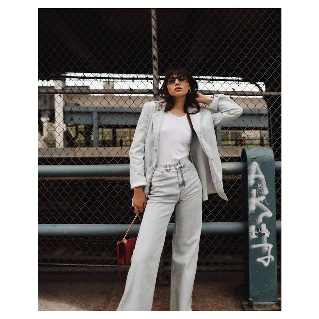 シューマッハさんのインスタグラム写真 - (シューマッハInstagram)「LOVE 🖤 Natalie @natalieoffduty in #prefall19 #DenimSuit #denimlove #streetstyle #newyorkstreetstyle #tuesdays #newyork #styleinspo #suit #inspiration」6月11日 17時39分 - dorotheeschumacher