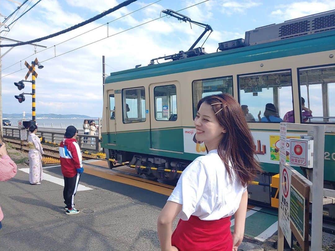 のインスタグラム：「. YouTubeにも動画が上がっていますが、先日鎌倉に遊びに行ってきました。小旅行という感じで、いつ行っても楽しい鎌倉😆 YouTube에 새로운 영상이 올라가고있습니다. 이건 지난번에 카마쿠라에 갔을때 사진인데요. 카마쿠라는 일본인인 저도 당일치기 여행 갔던 기분이 될수있어서 언제 가도 신납니다😆 #鎌倉#小旅行#スラムダンク#江ノ電#江ノ島#카마쿠라#당일치기여행#일본#일본여행#슬램덩크#에노시마#slamdunk」