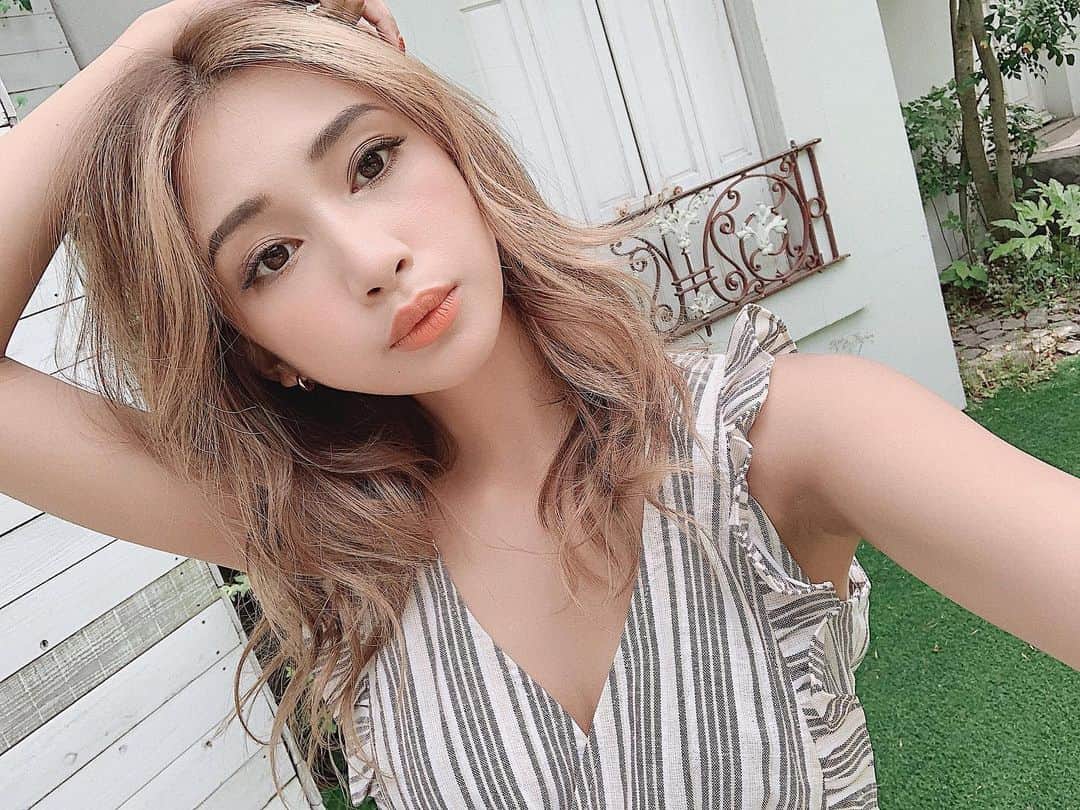 新井ニーニャのインスタグラム：「この間の撮影の時🌿#自撮り #セルフィ #今夜はモツ煮です」