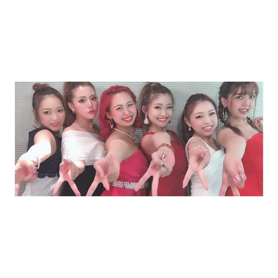 Okayuさんのインスタグラム写真 - (OkayuInstagram)「遅くなりましたが。。 6/3 THD NIGHT ありがとうございました😌💗 . 見に来てくださったお客様、CHEVALのスタッフの皆様、apの皆様、関係者の皆様も本当にありがとうございました👏皆様のお陰で最高のものが出来ました！！ お疲れ様でございました(⑉•ᴗ•⑉)💕 またよろしくお願い致します🎶 . THDに入って初のショーケース😌 可愛いチームに選んで頂き、すみかちゃん、あいりさんの振り付けで踊ることが出来て本当に光栄でした❤️ すみかちゃんも今月で辞めてしまうので、最後にこのようなステージで一緒に踊る事ができて嬉しかったです🥺 感謝しかないです、、優しく、時に厳しく、ご指導ありがとうございました！ . 去年まではお客さんとして見ていたTHD NIGHTでしたが今回は出る側になっちゃいました💕まさかこんな事になるとは、私の周りの人も私自身も思っていませんでした（笑）我ながらぶっ飛んだ事したなと思ってます（笑）でも今までの人生で最高に幸せ！！後悔はなし！これからも頑張りますので応援よろしくお願い致します😌❤️ . #tryharddancers #okayu #童顔 #おかゆポーズ #丘崎優佳 #練習生 #gogodancer #clubdancer #followme #パリピ #dancer #club #トライハードダンサーズ #トライハード #セクシー #水着 #ゴーゴーダンサー  #nightclub #ショーケース #thdnight #トラ活 #chevalosaka #シュバル #apプロ #感謝 #thankyou #ありがとう #love」6月11日 18時43分 - okayu_yo