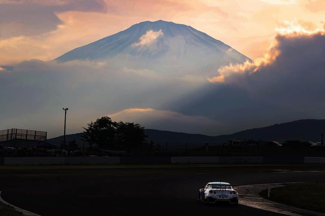 折原弘之のインスタグラム：「2019 Super Taikyu Rd3 FUJI 24H  @supertaikyu @fujispeedway @satoshimotoyama #tairokuracing」