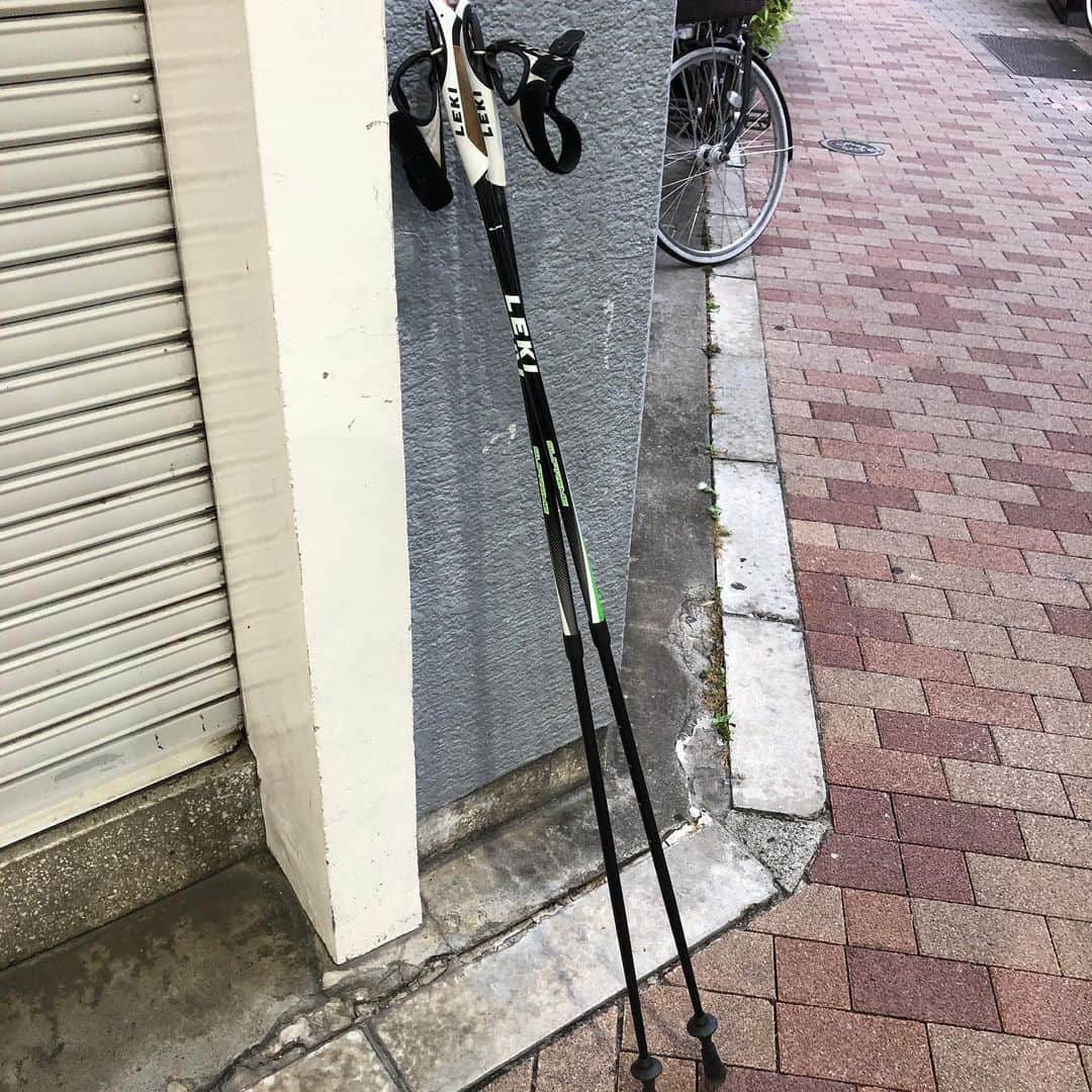 佐藤竜雄さんのインスタグラム写真 - (佐藤竜雄Instagram)「晴れた隙にノルディック #poles #nordicwalking #city #koenji #LEKI」6月11日 18時51分 - seitenhyohyo