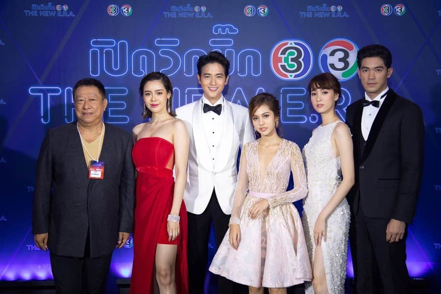 Jirayu Tangsrisukさんのインスタグラム写真 - (Jirayu TangsrisukInstagram)「#พยากรณ์ซ่อนรัก FULL TEAM เมื่อวานนี้ ใครดูทีเซอร์แล้วว่าไงบ้าง บอกหน่อยเร็ววววว ✋🏻✋🏻☺️❤️」6月11日 19時11分 - jirayu_jj