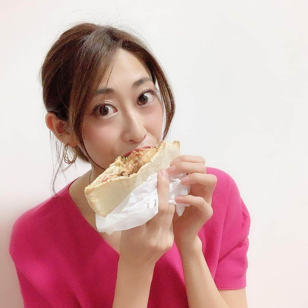 佐々木志織さんのインスタグラム写真 - (佐々木志織Instagram)「食欲の崩壊がすごい🐷🥙 最寄駅にあるという#誘惑 . #ケバブ#ワンコイン#スパイシー#食欲旺盛#夏なのに #フード#テイクアウト#ダイエットは明日から#無限ループ#食テロ#食べたいものを食べる」6月11日 19時15分 - shiorio118