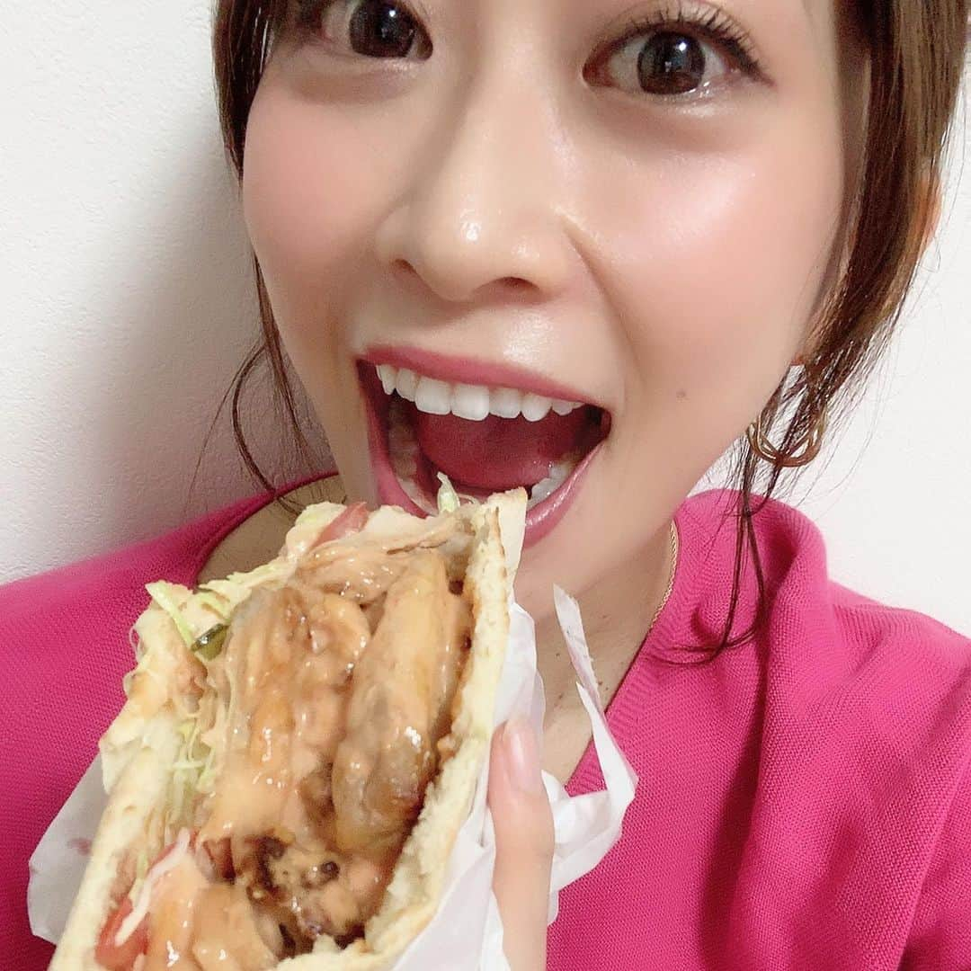 佐々木志織さんのインスタグラム写真 - (佐々木志織Instagram)「食欲の崩壊がすごい🐷🥙 最寄駅にあるという#誘惑 . #ケバブ#ワンコイン#スパイシー#食欲旺盛#夏なのに #フード#テイクアウト#ダイエットは明日から#無限ループ#食テロ#食べたいものを食べる」6月11日 19時15分 - shiorio118