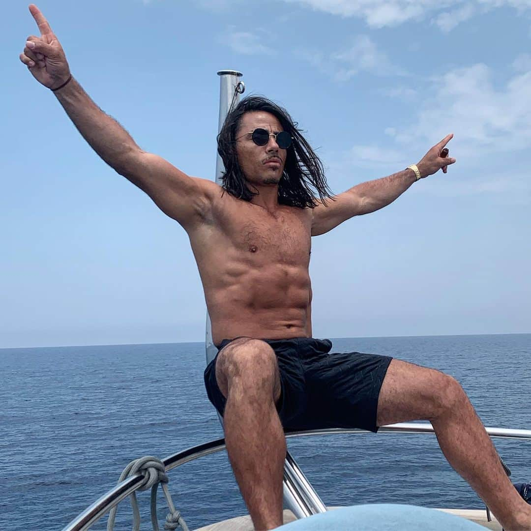 Saltbae（ヌスラット・ガネーシュ）さんのインスタグラム写真 - (Saltbae（ヌスラット・ガネーシュ）Instagram)「Mykonos here I come .....#saltbae #salt#saltlife」6月11日 19時17分 - nusr_et