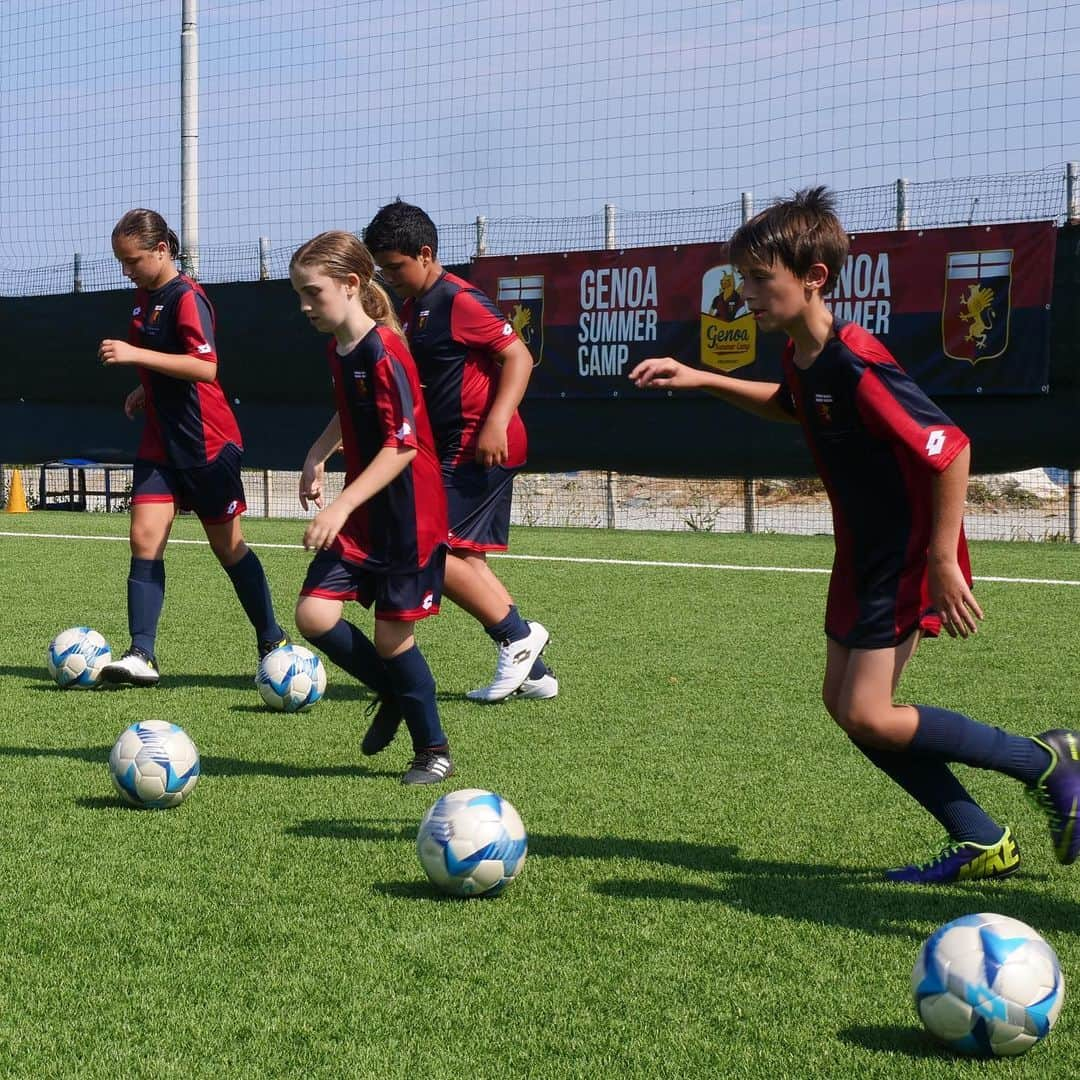 ジェノアCFCさんのインスタグラム写真 - (ジェノアCFCInstagram)「🔴🔵 La scuola è finita...è tempo di Genoa Summer Camp. ⚽️ Country, Beach e Mountain. Day Camp o Full Camp. Colora di rossoblù l’estate, scegli di trascorrere una indimenticabile vacanza all’insegna del calcio e del divertimento, insieme ai tecnici del settore giovanile del club più antico d’Italia. 🔝 🙌🏻 Maggiori info ➡️ www.genoacamp.it」6月11日 19時17分 - genoacfc