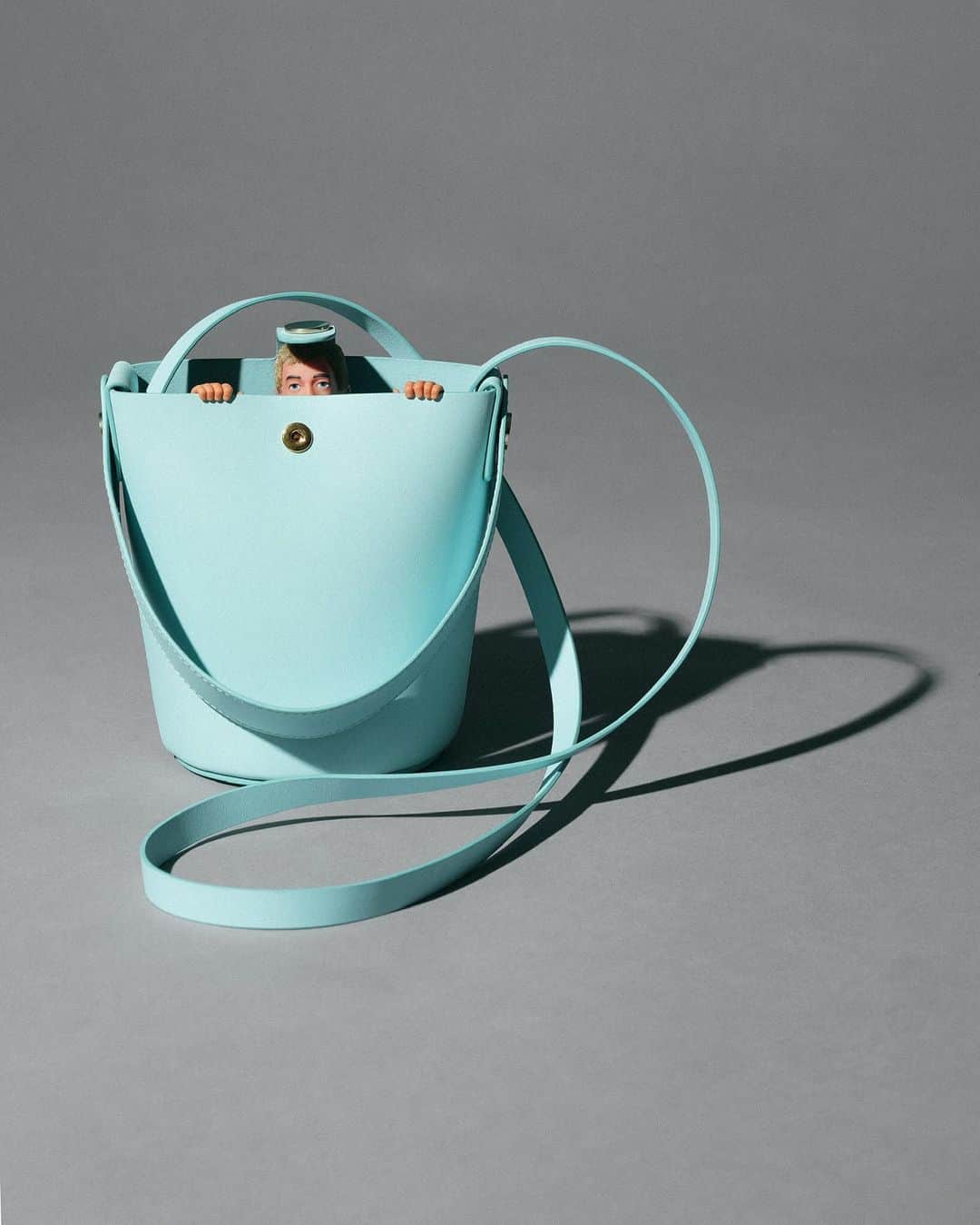 Sophie Hulmeさんのインスタグラム写真 - (Sophie HulmeInstagram)「Meet #TheNanos. Sophie Hulme has always excelled when it comes to teeny weeny dinky bags. Small is all the rage now - so shop our many Nano styles online... (Vintage Action Man for scale!)」6月11日 19時31分 - sophie_hulme
