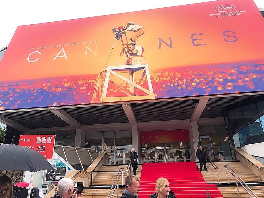 相知明日香さんのインスタグラム写真 - (相知明日香Instagram)「🇫🇷 | Cannes | FRANCE . まさかカンヌ国際映画祭開催中のカンヌに 訪れる日が来るとは想像もしてなかった…🤭✨ 街は映画祭ムード一色で パレードがあったり華やかでした🌹 . #あすかの旅スタinFRANCE #あすかの旅スタinSunPrincess #JTBSUNPRINCESSWORLDCRUISE2019 #SunPrincess #WorldCruise #Cruise #JTB #CannesFilmFestival #Canne#France#Travel#Traveler#Violinist#Artist#love#happy#相知明日香#旅するヴァイオリニスト#旅#旅行#ヴァイオリン#音楽#クルーズ#フランス#カンヌ#🇫🇷#カンヌ国際映画祭」6月11日 19時33分 - asukalohappy