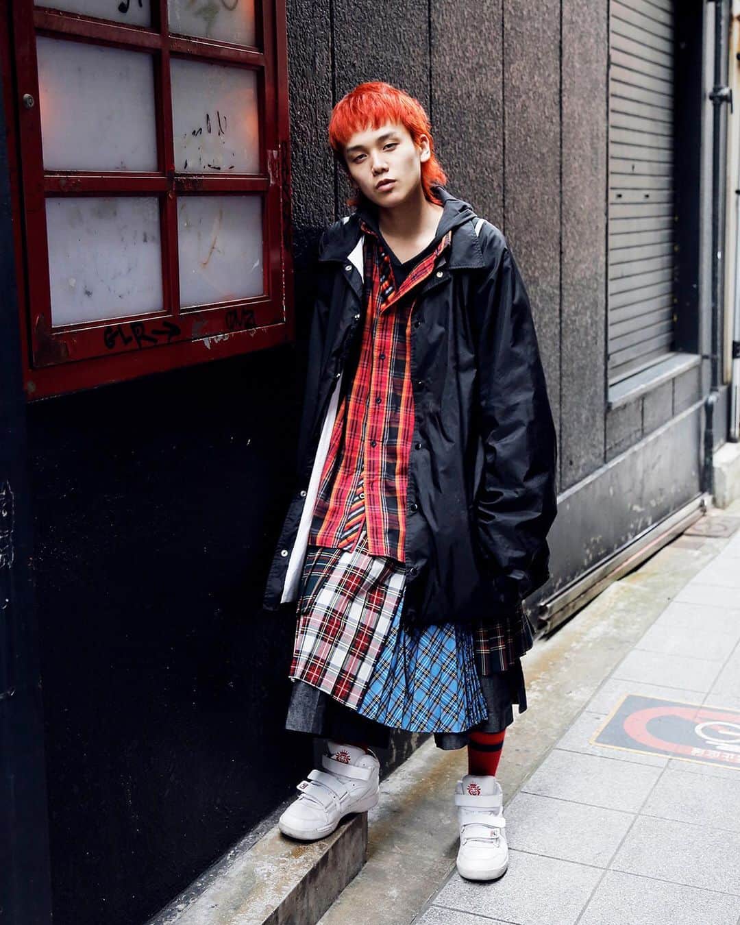 Droptokyoさんのインスタグラム写真 - (DroptokyoInstagram)「KANSAI STREET STYLE @drop_kansai  #streetstyle#droptokyo#kansai#osaka#japan#streetscene#streetfashion#streetwear#streetculture#fashion#関西#大阪#ストリートファッション#fashion#コーディネート#tokyofashion#japanfashion Photography: @kyoheihattori」6月11日 19時51分 - drop_tokyo