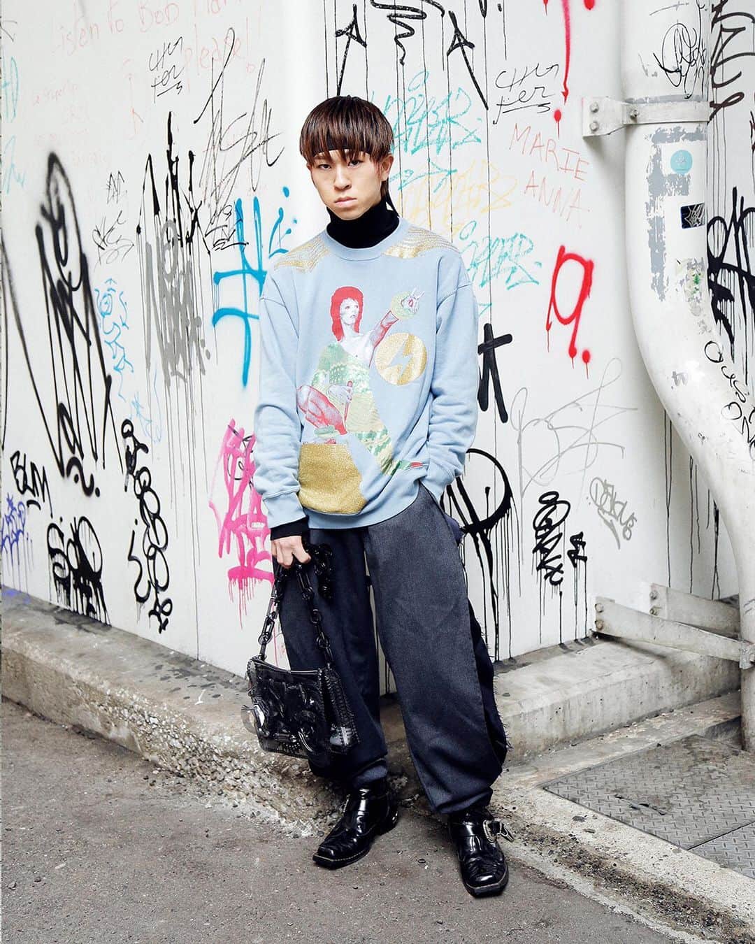Droptokyoさんのインスタグラム写真 - (DroptokyoInstagram)「KANSAI STREET STYLE @drop_kansai  #streetstyle#droptokyo#kansai#osaka#japan#streetscene#streetfashion#streetwear#streetculture#fashion#関西#大阪#ストリートファッション#fashion#コーディネート#tokyofashion#japanfashion Photography: @kyoheihattori」6月11日 19時51分 - drop_tokyo