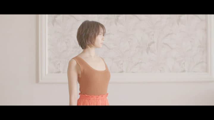 井咲アキのインスタグラム：「✨ AKI's PV 60s ver. ・ 初の自分のPV完成したよ〜❤️ フルver.は2分以上あって長いから、 ストーリーに載せようかな？ ・ 本当にたくさんの方にご協力頂いて とても素晴らしい作品が出来上がりました。 本気でプロの方々にフリーで撮影のご協力を頂いて、 ロケ地は私の身内に協力してもらいました！ こんなに有難いことはないです。 恵まれた環境に感謝です。 本当にありがとうございました！！ ・ これからもっと仕事をバンバン取れるように 精進していきます！！✨ また他にも映像作品撮れたらいいな〜☺️💓 ・ 演  出▷森田 健 (スタジオ・ツィンク) 撮 影 監 督▷加部 大輔 (フリーランス) ヘアメイク▷山崎英子 (プレステージ) 制 作 助 手▷中根紫乃 (スタジオ・ツィンク) ・ ・ ・ #PV #promotion #promotionvideo #shooting #studiotwink #beauty #natural #naturalmakeup #shorthair #shortbob #actress #actor #model  #プロモーションビデオ #プロモーション #撮影  #スタジオツィンク #ビューティー #ナチュラル #ナチュラルメイク #ショートヘア #ショートボブ  #女優 #モデル」