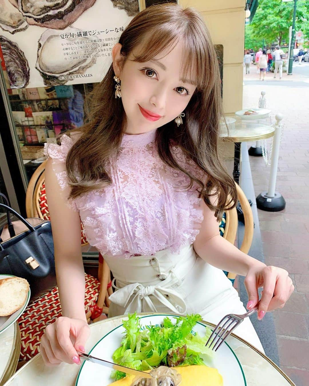 小川ももえさんのインスタグラム写真 - (小川ももえInstagram)「オーバカナルでランチ🍽❤️ 牡蠣のクリームソースオムレツ🥚 本当に卵料理好き🍳 .  スワイプしてね👉 トップスは @eimyistoire_official  スカートは @deicy_official  でした🥰 . #今日のコーデ#今日のコーディネート#fashion#コーディネート#eimyistoire#deicy#銀座#ginza#銀座ランチ#オーバカナル#オーバカナル銀座#オムレツ#東京ランチ#コーデ記録」6月11日 20時06分 - momoe_0406