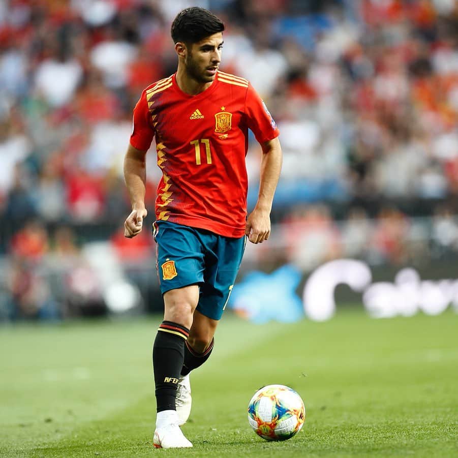マルコ・アセンシオのインスタグラム：「Otra victoria para acabar una buena semana con la selección. / Another victory to round off a good week with the national team. #VamosEspaña」