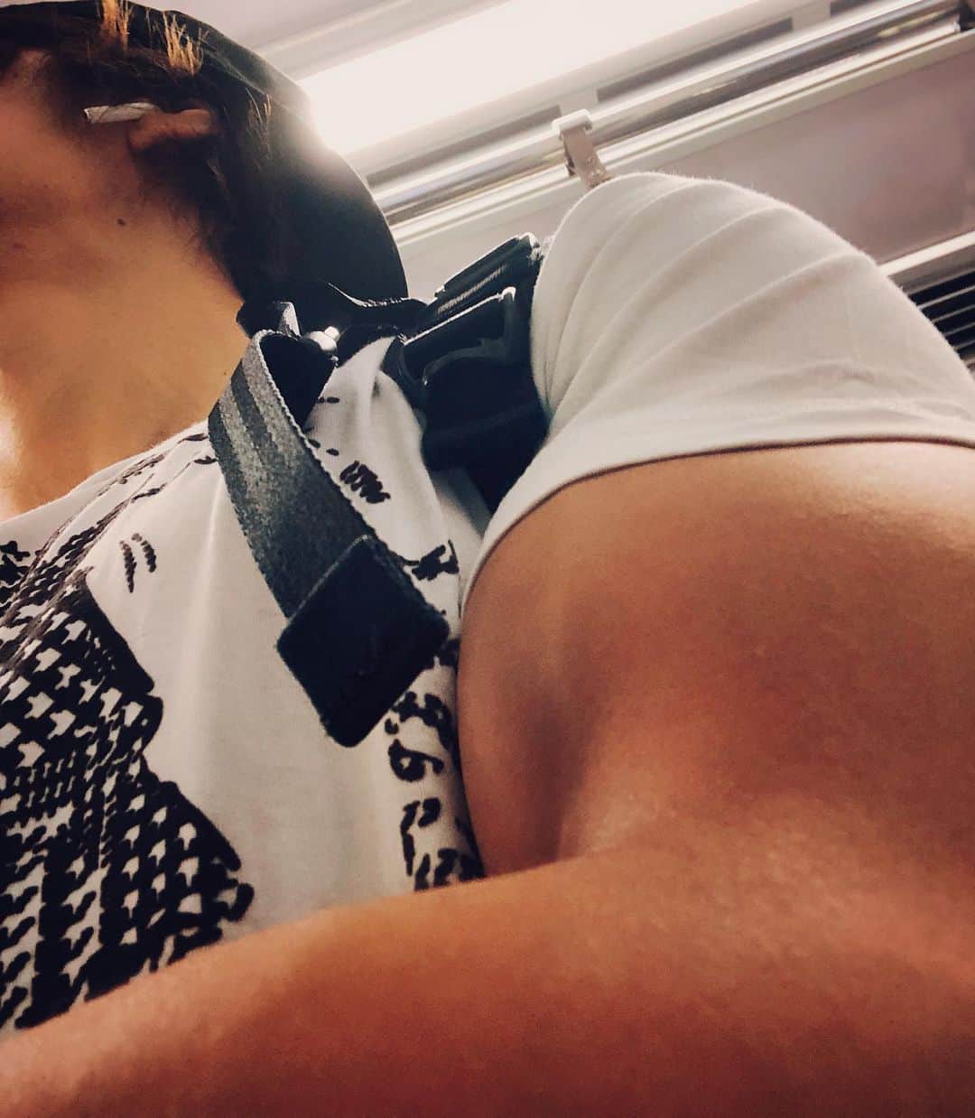 青柳塁斗のインスタグラム：「💪🍖 100人に1人の逸材  #Hokkaido #ace #arm #turkeyleg  #腕  #hungry  #workout  #training #fitness  #bodymake #sport  #上腕二頭筋  #shoulder  #biceps  #triceps #diet #gym #トレーニング  #オナカスイタ  #ワークアウト #筋トレ  #フィットネス」