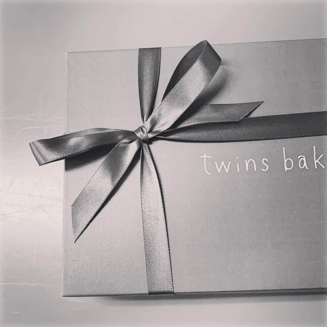 佐藤のぞみさんのインスタグラム写真 - (佐藤のぞみInstagram)「🎁❤️ #twinsbake  #present #贈り物 #手土産 #贈答品 #vegan  #bake  #japan #sendai」6月11日 20時35分 - satonozomi1028