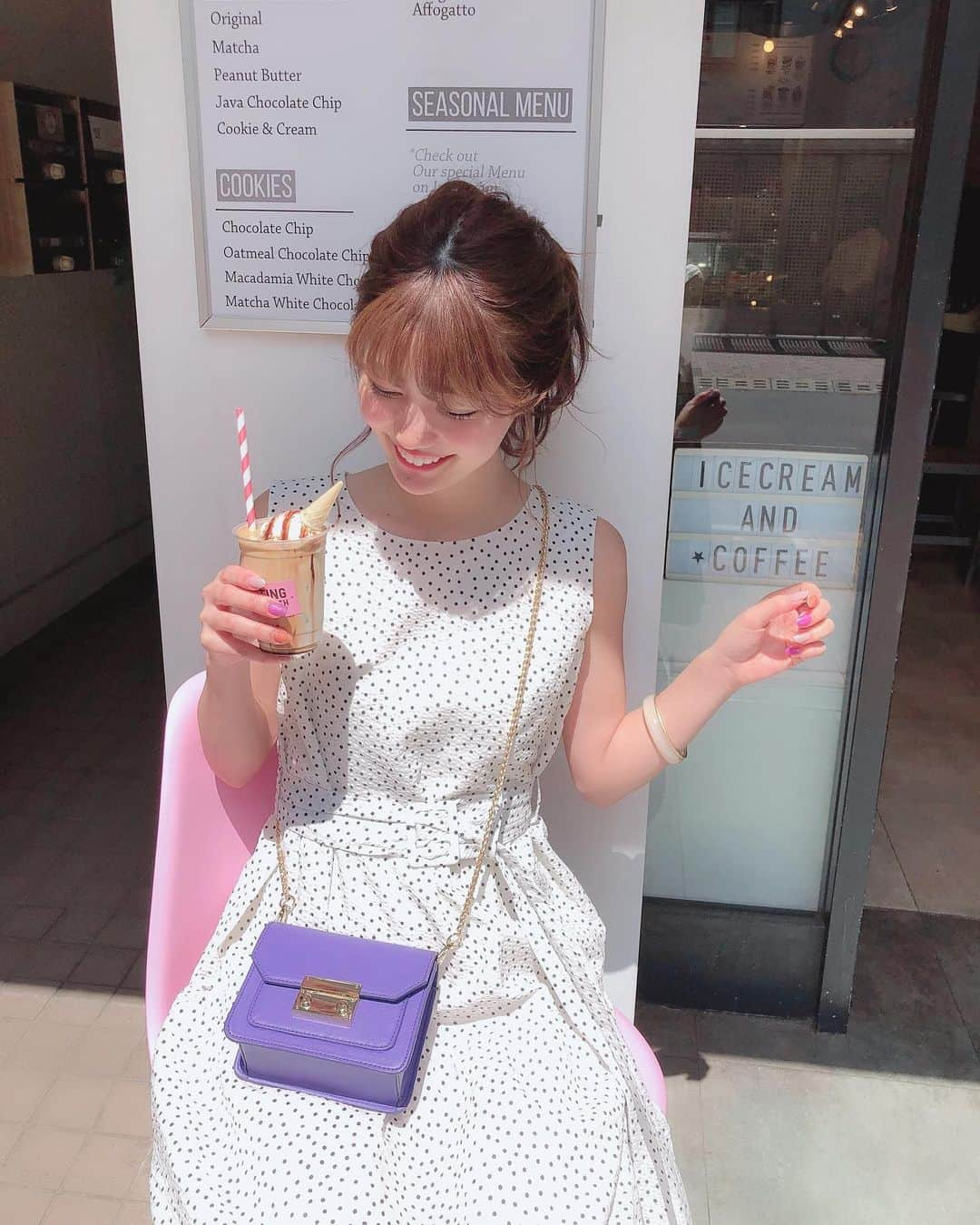 鈴木茉由さんのインスタグラム写真 - (鈴木茉由Instagram)「きょうの #mayu__fashion 🍦🍭 あつくてアイスが乗ってるカフェラテ💓頼んだよ💓 このお店初めて行ったけどめっちゃかわい🥺💓またすぐ行きたい🥺💓 . #ドット柄ティアードマキシワンピース @mercuryduo_com @mercuryduo_styling #MERCURYDUO #selfie #instagood #instapic #instafashion #instalike #like #love #pink #コーデ #コーディネート #ドットワンピース #meltinginthemouth #ソフトクリーム #広尾カフェ」6月11日 21時05分 - mayu__09