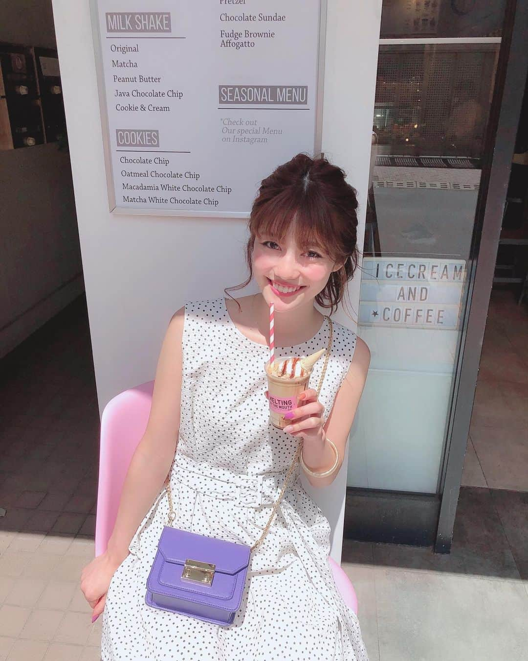 鈴木茉由さんのインスタグラム写真 - (鈴木茉由Instagram)「きょうの #mayu__fashion 🍦🍭 あつくてアイスが乗ってるカフェラテ💓頼んだよ💓 このお店初めて行ったけどめっちゃかわい🥺💓またすぐ行きたい🥺💓 . #ドット柄ティアードマキシワンピース @mercuryduo_com @mercuryduo_styling #MERCURYDUO #selfie #instagood #instapic #instafashion #instalike #like #love #pink #コーデ #コーディネート #ドットワンピース #meltinginthemouth #ソフトクリーム #広尾カフェ」6月11日 21時05分 - mayu__09