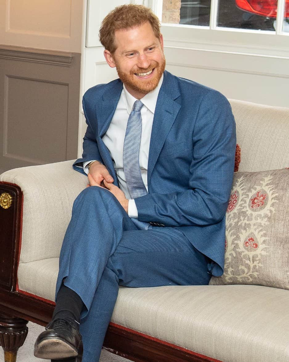 Just Jaredさんのインスタグラム写真 - (Just JaredInstagram)「Prince Harry poses for a photo during a royal appearance today. Fans noticed there’s a framed photo in the background of this pic that we’ve never seen before! Tap this photo of Prince Harry in our LINK IN BIO to see... #PrinceHarry Photo: Getty」6月12日 2時36分 - justjared