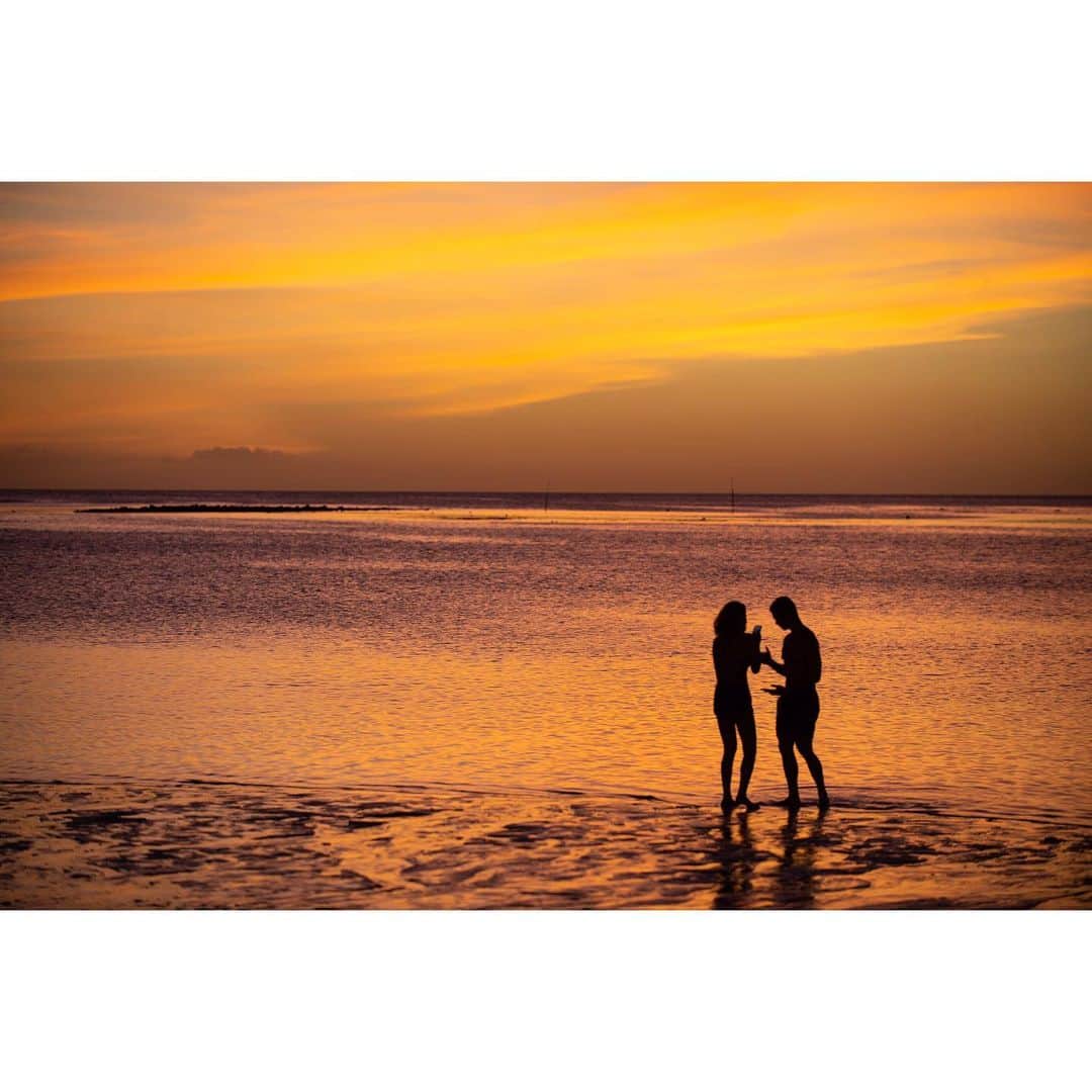大越光貴さんのインスタグラム写真 - (大越光貴Instagram)「タモンビーチ、編集も加工も全く無しでこの一枚🌅稀に、空が360度真っ赤に染まる日もあるようです🔥  #LOVE #GUAM #tumon #beach #sunset #sunshine #couple #happiness #nature #sky #landscape #photographer #nikon #instaguam #trip #travel #カップル #夕陽 #夕焼け #グアム #タモン #夏 #ビーチ #旅 #旅行 #社員旅行 #ファインダー越しの私の世界 #インスタグアム」6月11日 21時13分 - koukoshi