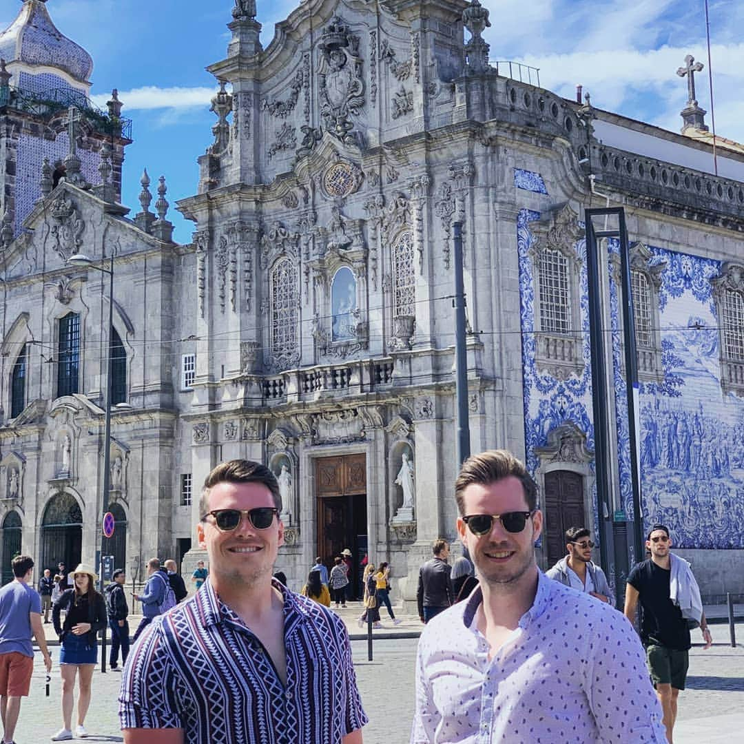 バスさんのインスタグラム写真 - (バスInstagram)「Another day of sightseeing in Porto. Here we are in front of the beautiful Agrejo Do Carmo church.  #AgrejoDoCarmo #porto #portugal #TwoGaijin」6月11日 21時06分 - basheemskerk_89