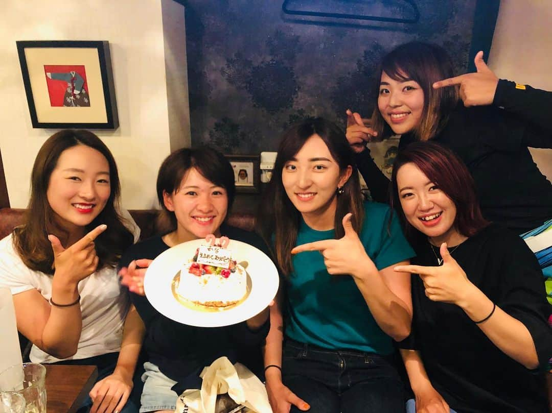 永井花奈さんのインスタグラム写真 - (永井花奈Instagram)「少し早いHappybirthdayを祝ってくれてありがとう😘😘😘 このメンツ強烈😂 #同級生 #ケーキのプレート生まれてありがとう笑  #6月16日 今週はみんなで予選通過しよう👍🏻 Good luck🍀」6月11日 21時15分 - kana._.0616