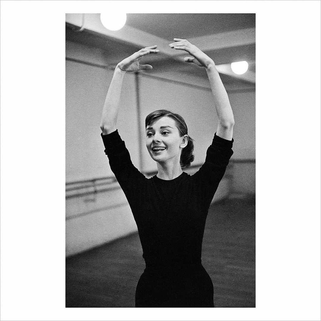 Magnum Photosさんのインスタグラム写真 - (Magnum PhotosInstagram)「This classic portrait of Audrey Hepburn, taken by Magnum co-founder David 'Chim' Seymour during the filming of 'Funny Face' in 1956, is available in The Magnum Square Print Sale until Friday! Link in bio. . “Audrey Hepburn (1929-1993) was one of the most successful and celebrated actors of all time. She starred in the Broadway play Gigi (1951), then exploded into stardom in the Hollywood blockbuster, Roman Holiday (1953), with Gregory Peck. She is remembered for performing in Funny Face (1957), Breakfast at Tiffany’s (1961), and My Fair Lady (1964). Chim [David Seymour] captured her delightful smile and trim figure, which won her appreciation from men and women. Magnum photographers Philippe Halsman, Eve Arnold, Dennis Stock, and Inge Morath also photographed her. Later in life, Hepburn’s humanitarian work for UNICEF in Africa, Asia, and South America earned her the 1992 U.S. Presidential Medal of Freedom from George H. W. Bush. . Hepburn’s devotion to perfection in clothes, style, performance, and dance produced intense obsession from fellow performers and fans who were attracted to her enchanting smile and personality. Those obsessions continued for years after her death, as indicated by the intense bidding in 2006 for the Givenchy-designed black dress she wore in the 1961 film Breakfast at Tiffany’s. When I asked Dennis Stock why her dress would command the almost million-dollar winning bid, more than 10 times the estimated value, he remarked, ‘She was a classy lady.’ Her image still seems to have the power to inspire viewers to be their best.” - Ben Shneiderman, David Seymour’s nephew . PHOTO: Audrey Hepburn during the filming of Funny Face (1957). Paris, France. 1956. . © #DavidSeymour/#MagnumPhotos . #Obsessions #MAGNUMSQUARE #AudreyHepburn」6月11日 21時30分 - magnumphotos