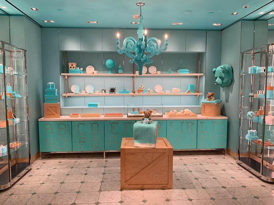 結城モエさんのインスタグラム写真 - (結城モエInstagram)「Tiffany 💍✨ アクセサリーだけじゃなくて、食器とか家具を見るのも楽しい。 私はガラスのコップ愛用してます♡  #tiffany #tiffanyandco  #nyc」6月11日 21時27分 - moe_yuki_