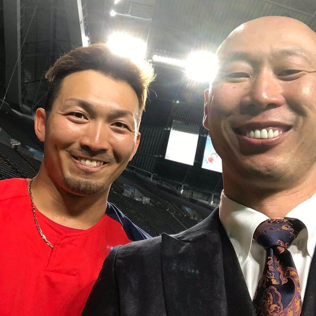 地方民のカープ女子のインスタグラム：「・ ひちょりさんのTwitterより拝借🙇‍♀️ ・ 誠也くんもちょーのさんもいい顔してる🤣💕 ・ 試合は切り替えて明日っ(ง •̀_•́)ง ・ #森本稀哲#長野久義#鈴木誠也 #広島東洋カープ#広島カープ#カープ#carp」