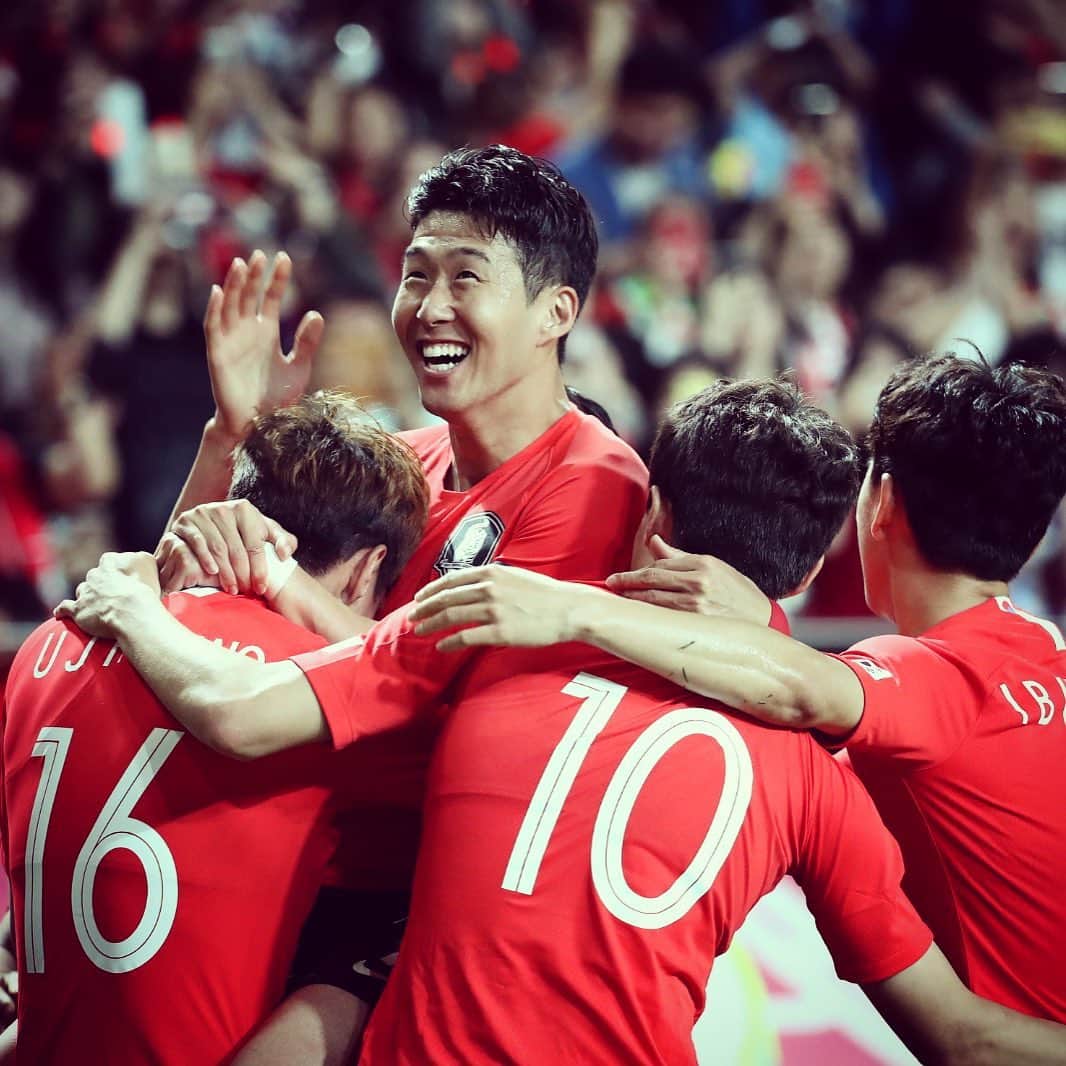 トッテナム・ホットスパーFCさんのインスタグラム写真 - (トッテナム・ホットスパーFCInstagram)「🇰🇷 Sonny captained South Korea to a 1-1 draw against Iran in today's friendly. 👍」6月11日 22時13分 - spursofficial