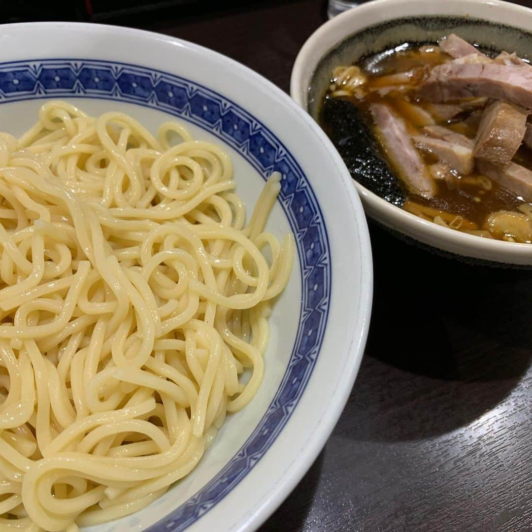 ゆってぃさんのインスタグラム写真 - (ゆってぃInstagram)「都立ラーメン高校に入学しました。こんばんは夜食テロです。  #ゆってぃ #ワカチコ #ラーメン高校 #夜食テロ #ラーメン #順番に #べんてん #満鶏軒 #オランダ軒 #入学者募集中」6月11日 22時16分 - yutty52_yuta