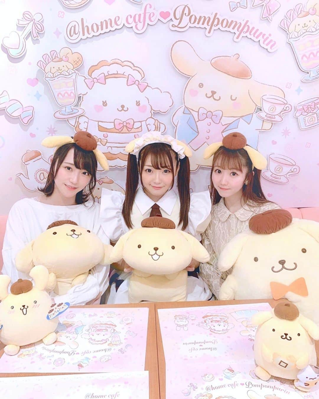 大谷映美里さんのインスタグラム写真 - (大谷映美里Instagram)「🍮💛🍮💛 ㅤㅤㅤㅤㅤㅤㅤㅤㅤㅤㅤㅤㅤ この前、@ほぉ〜むカフェの #ポムポムプリンカフェ プレオープンにいおりとお邪魔しました🙈💭 ㅤㅤㅤㅤㅤㅤㅤㅤㅤㅤㅤㅤㅤ 可愛すぎる夢空間！！！ メニューも可愛くて、とても美味しかったです🍼💗 ㅤㅤㅤㅤㅤㅤㅤㅤㅤㅤㅤㅤㅤ hitomiさんともお写真撮っていただきました✨ メイドさん…かわいい…！萌え萌えきゅんです。 ありがとうございましたっ(*´ω｀*)💕 ㅤㅤㅤㅤㅤㅤㅤㅤㅤㅤㅤㅤㅤ また行こうと計画中です〜〜☺️💭 ㅤㅤㅤㅤㅤㅤㅤㅤㅤㅤㅤㅤㅤ #あっとほーむかふぇ #メイドカフェ #ポムポムプリン」6月11日 22時18分 - otani_emiri