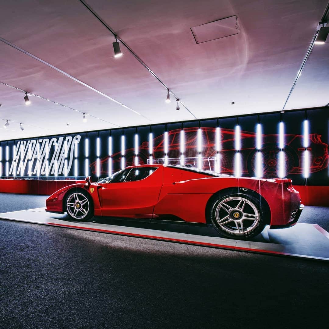 Ferrari APACさんのインスタグラム写真 - (Ferrari APACInstagram)「"Hypercars": The story of Ferrari's technological evolution told through milestone cars.  Awe-inspiring, beauty in motion and equipped with impossibly powerful engines, these are our ultimate performance machines in motoring history. ⁣ ⁣ The "Hypercars" exhibition is now running until May 2020. #Ferrari⁣」6月11日 22時20分 - ferrariapac