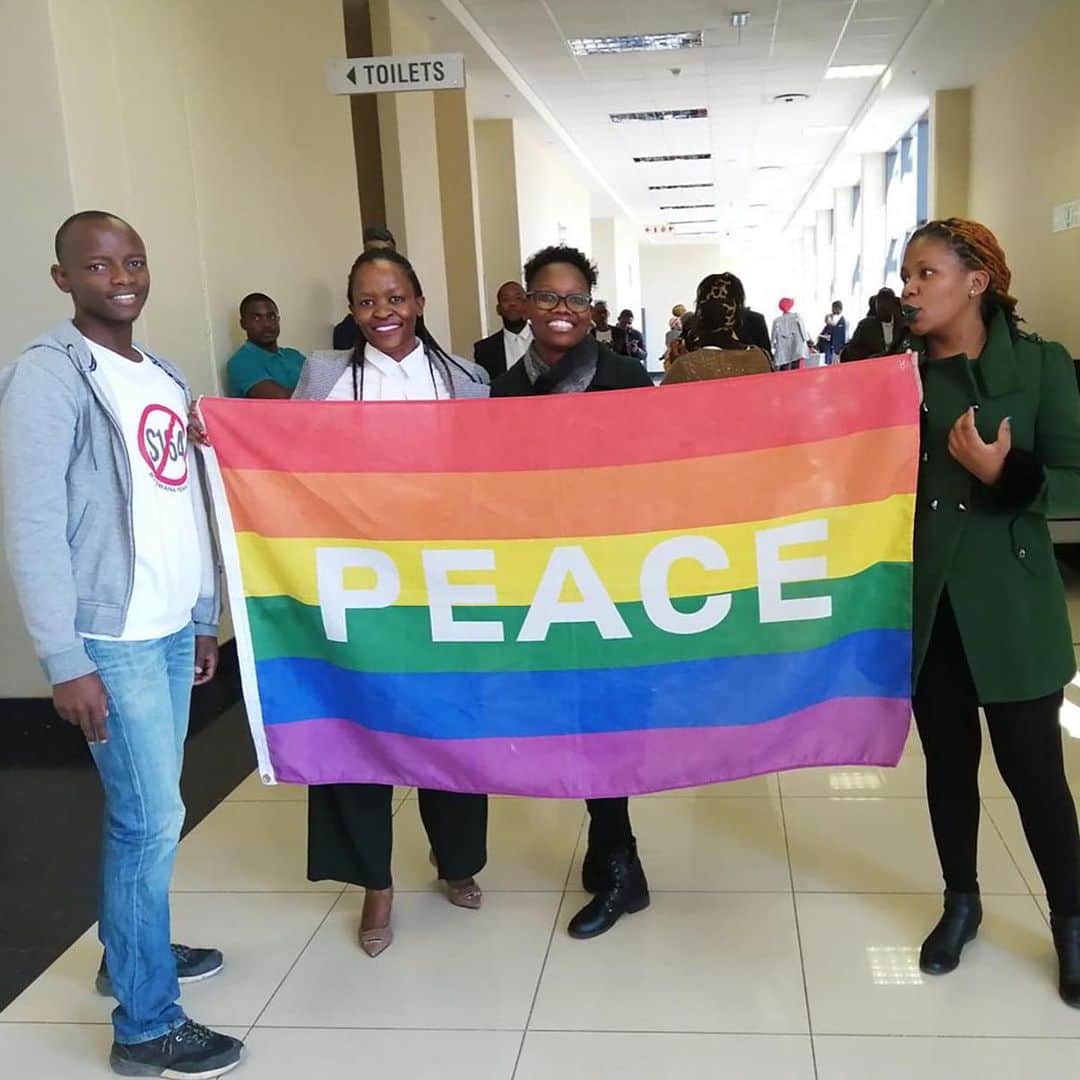 CNNさんのインスタグラム写真 - (CNNInstagram)「Botswana's High Court has overturned a colonial-era law criminalizing consensual same-sex relations in a landmark victory for Africa's LGBTQ movements. "A democratic society is one that embraces tolerance, diversity and open-mindedness," Justice Michael Leburu said. Tuesdays' historic ruling is win for LGBTQ activists and supporters in a country and region where homosexuality remains largely taboo. Out of 54 African countries, at least 31 of them have enacted laws making it illegal to have gay sex, according to the International Lesbian, Gay, Bisexual, Trans and Intersex Association (ILGA). (📸: Keikantse Phele/Twitter and AFPTV)」6月11日 22時50分 - cnn