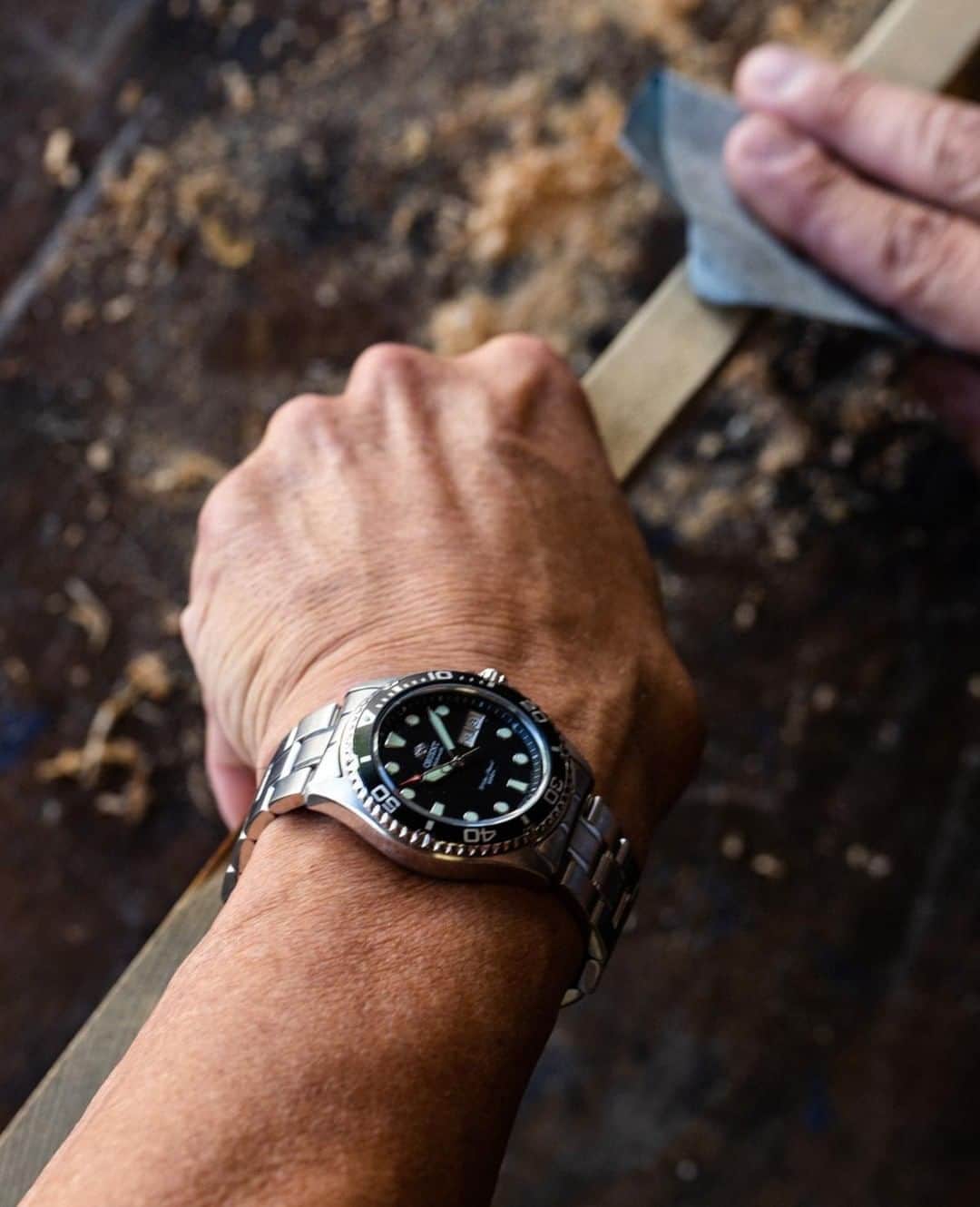 Orient Watchさんのインスタグラム写真 - (Orient WatchInstagram)「When we wear tradition on our wrists, we stay connected to the people that matter most. ⠀ ⠀ ⠀ Dad deserves the best for #FathersDay: From June 7th – 16th get 15% off sitewide any watch when you use code THANKSDAD. Shop now.⠀ ⠀」6月11日 23時00分 - orientwatch