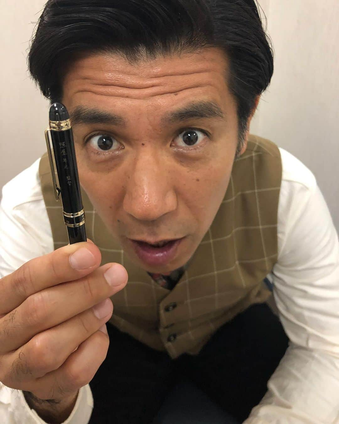 ガレッジセールさんのインスタグラム写真 - (ガレッジセールInstagram)「しまんちゅの友人に頂きました。 監督名入りです。ありがとうございます！  #ガレッジセール #にふぇーでーびる #沖縄 #okinawa #照屋年之 #監督 #うれし #はずかし」6月11日 23時22分 - garagesale1995