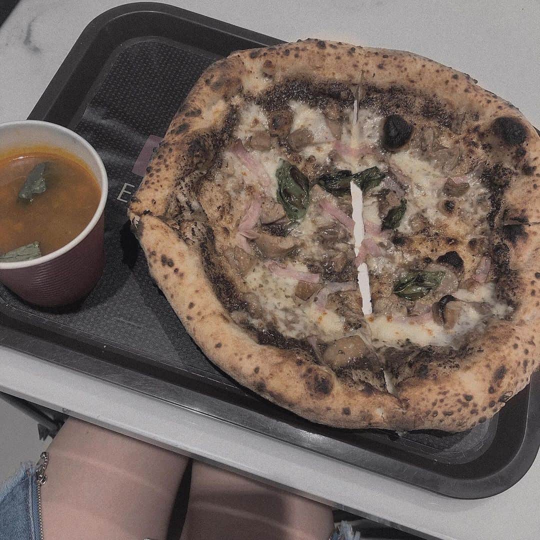 中野愛理さんのインスタグラム写真 - (中野愛理Instagram)「‪❤︎ ㅤㅤㅤㅤㅤㅤㅤㅤㅤㅤㅤㅤ 今日食べたピザとミネストローネ🍅 美味しかったからまた行く( ᐢ. ̫ .ᐢ )♡ ㅤㅤㅤㅤㅤㅤㅤㅤㅤㅤㅤㅤ #ピザ #pizza #ミネストローネ ㅤㅤㅤㅤㅤㅤㅤㅤㅤㅤㅤㅤ」6月11日 23時42分 - airi_nakano_