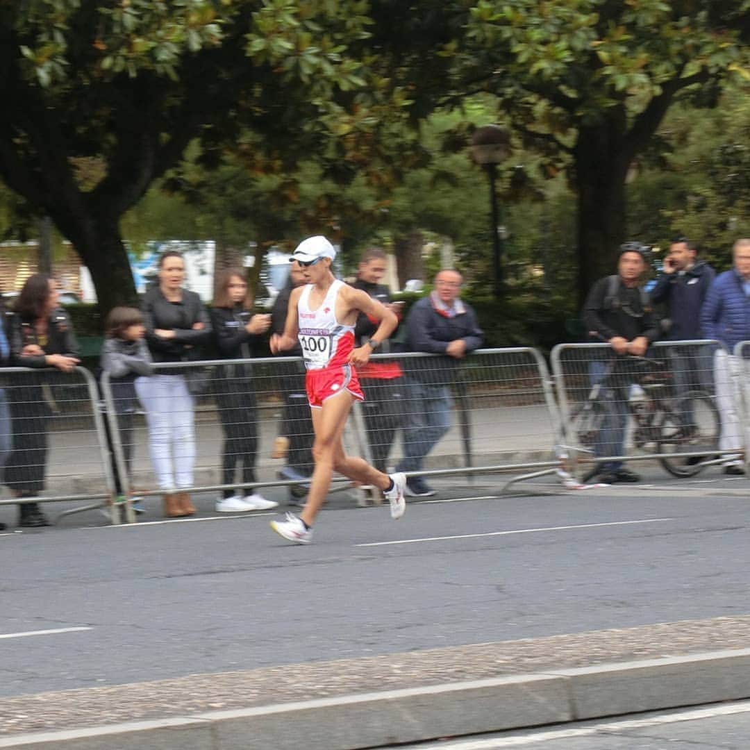 鈴木雄介のインスタグラム：「スペインのラコルーニャにて、グランプリ大会20kmWで1:17:54の3位でした。  全力を尽くし、レース展開、結果共に満足のいくものでしたが、勝つことはできませんでした。  ライバルが強かったです💦  次はドーハ世界陸上(日本時間9/29 5:30スタート)です！万全の状態でスタートラインに立てるように、人事を尽くします👍  I participated in A Coruna.  I finished 3rd and my time was 1:17:54.  I was able to walk as fast as I could and am satisfied with my result and race performance.  However, I couldn't win the race. My rivals are very strong.  My next race is the Doha World Championship. I'll make every effort to be perfectly prepared for the race.  Thank you for all your support.  #fujitsu #日本陸連 #jaaf #airpeak #mizuno #swans #spain🇪🇸 #a coruna #racework #Doha World Championship #road to Tokyo」