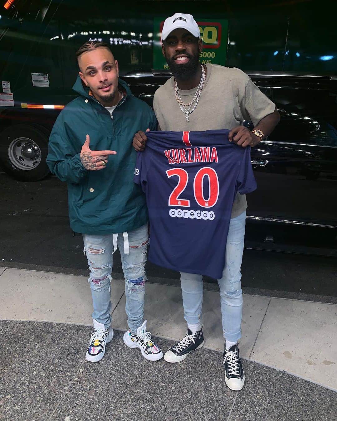 ティム・ハーダウェイ・ジュニアのインスタグラム：「Much Love fam!! Appreciate the signed jersey.. Keep Grindin💯」
