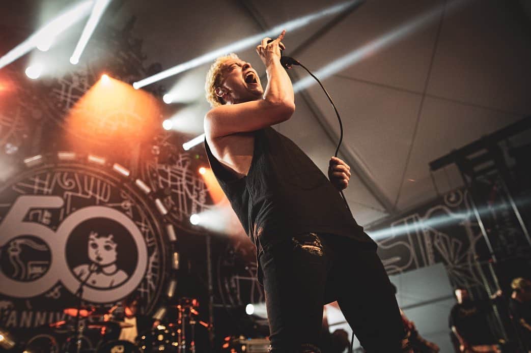 coldrainさんのインスタグラム写真 - (coldrainInstagram)「being a part of @pinkpopfest for the first time was unreal!!! Thank you all so much🔥🇳🇱🤘 Photos by @dajoeberlei」6月11日 23時51分 - coldrain_official