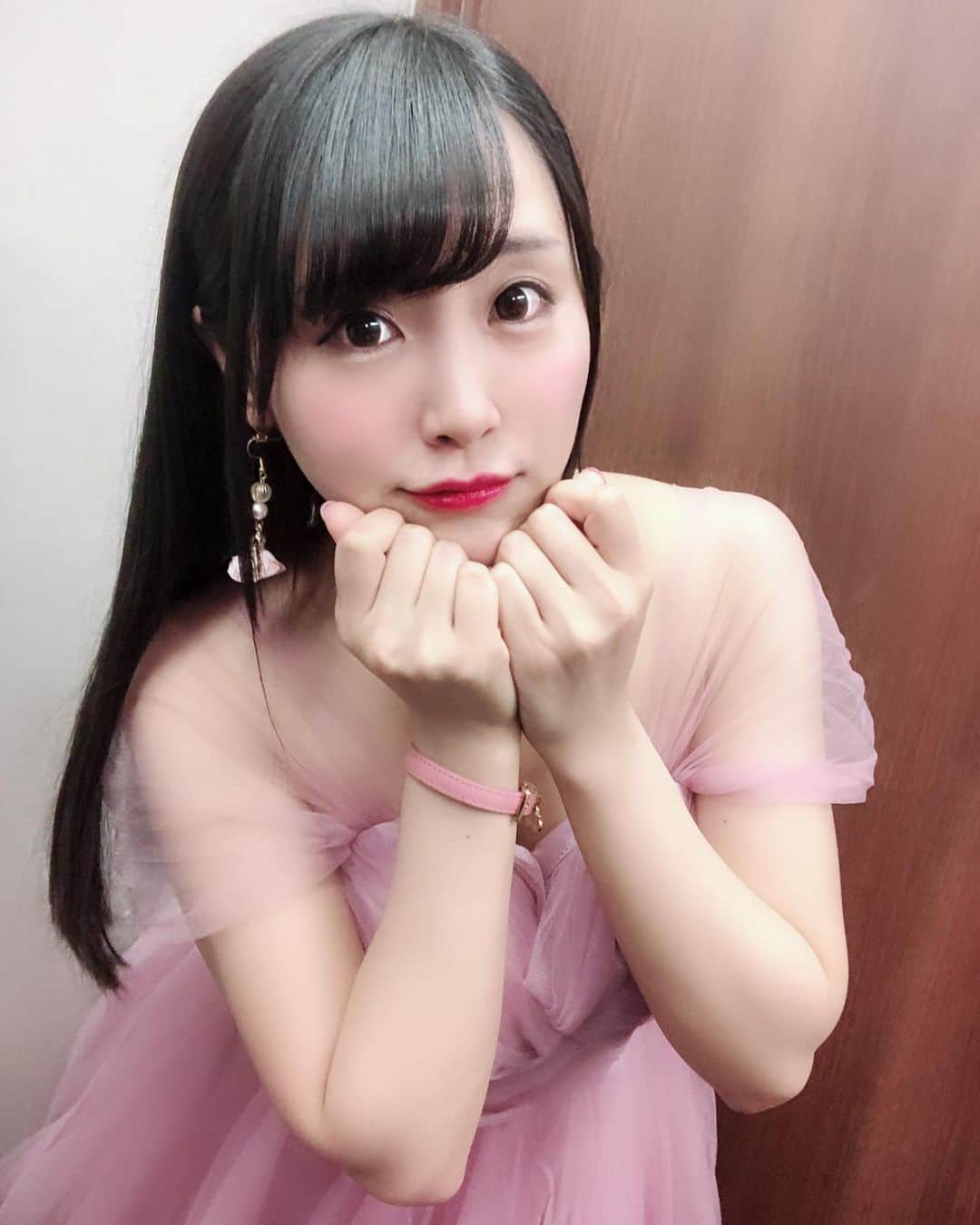のインスタグラム：「おやくま🐻 . . #おやすみ #goodnight #🌙 #おやくま #日々の出会いに感謝 #バクステ外神田一丁目 #いっちょめ #熊本美和 #miwakumamoto  #アイドル #idol #일본 #아이돌 #アイドルボウラー #Pリーガー #プロボウラーになりたい #instagood #followme #kawaii #makeup #beauty #黒髪 #dress #pink #すきぴ」