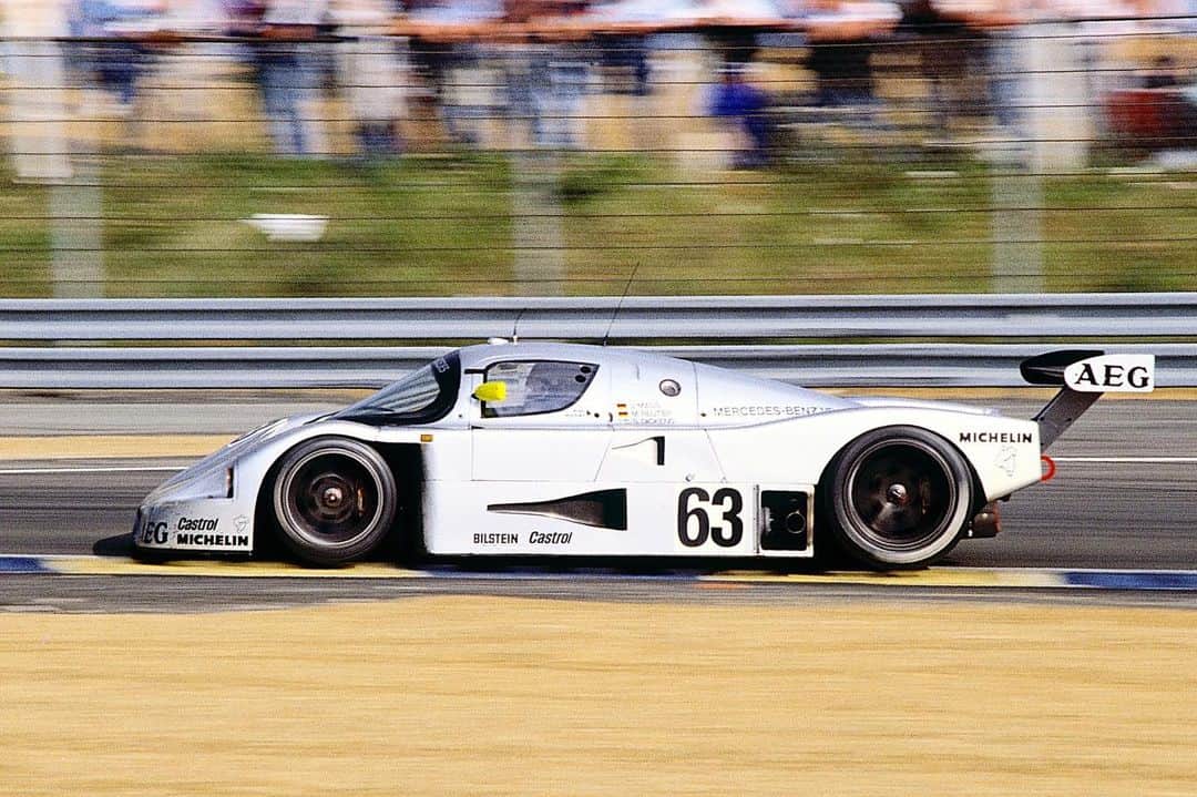 MERCEDES AMG PETRONASさんのインスタグラム写真 - (MERCEDES AMG PETRONASInstagram)「30 years on, remembering a special day in @mercedesbenz Motorsport history... The mighty Sauber-Mercedes C9 Silver Arrows scored a famous 1-2 at Le Mans #OnThisDay in 1989! 🏆🏆 • #MercedesBenz #Mercedes #Benz #Racing #MBClassic #LeMans #LM24 #Sauber @24heuresdumans」6月12日 0時07分 - mercedesamgf1